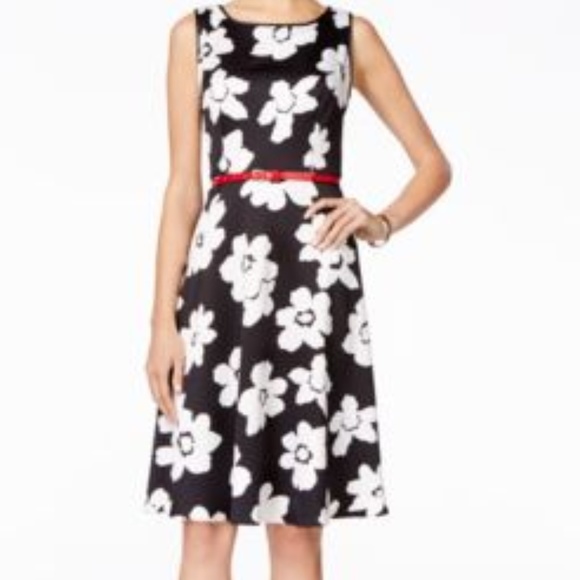 SALE!✨✨ Black White Belted Floral Sheath Dress✨✨ - Picture 1 of 3